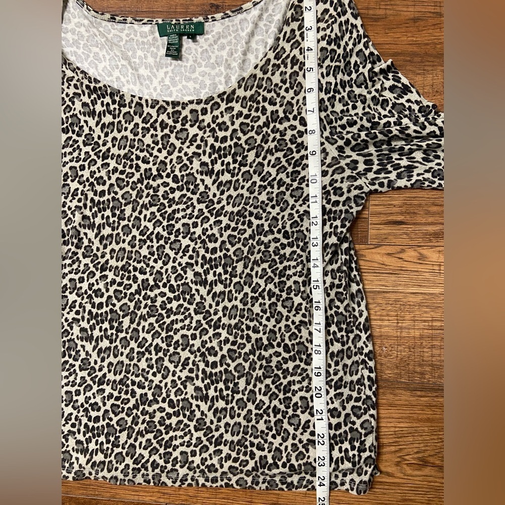 Lauren Ralph Lauren Leopard animal Print Long Sleeved Scoop Neck Top large Soft - Picture 4 of 4